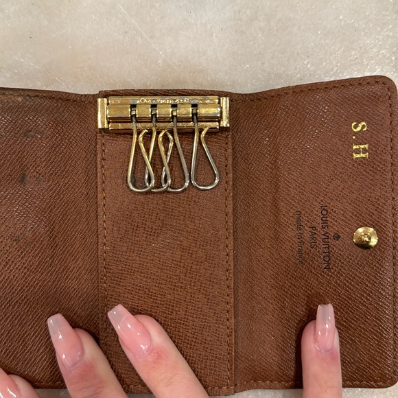 Authentic Louis Vuitton 4 key case holder (year 2009) - Picture 7 of 9